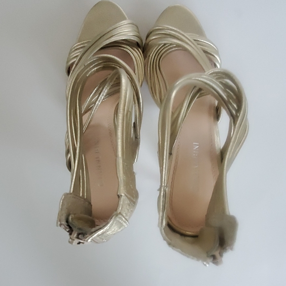 HP🎉Gianni Bini Gold Leather Strap Cork Heels 9.5 - Picture 4 of 8